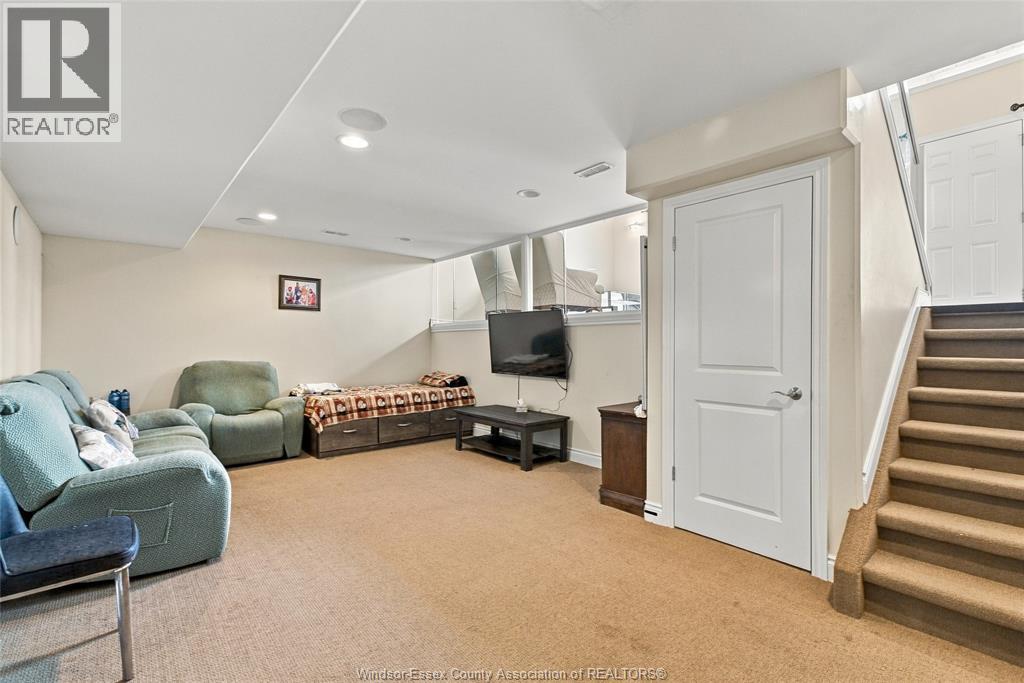 1364 MATTHEW CRESCENT - 19