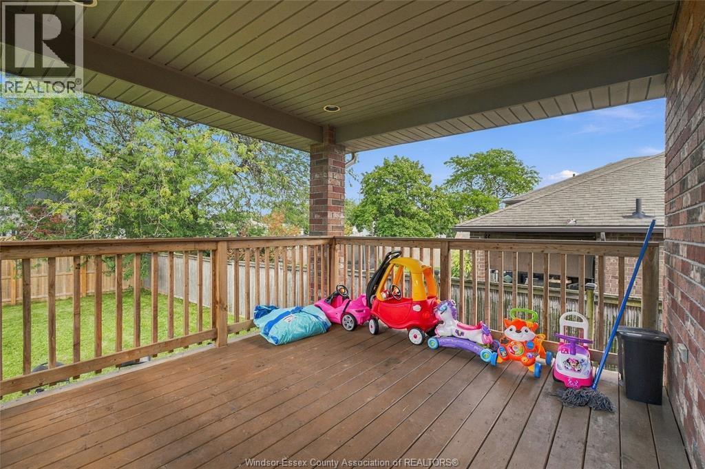 1364 MATTHEW CRESCENT - 29