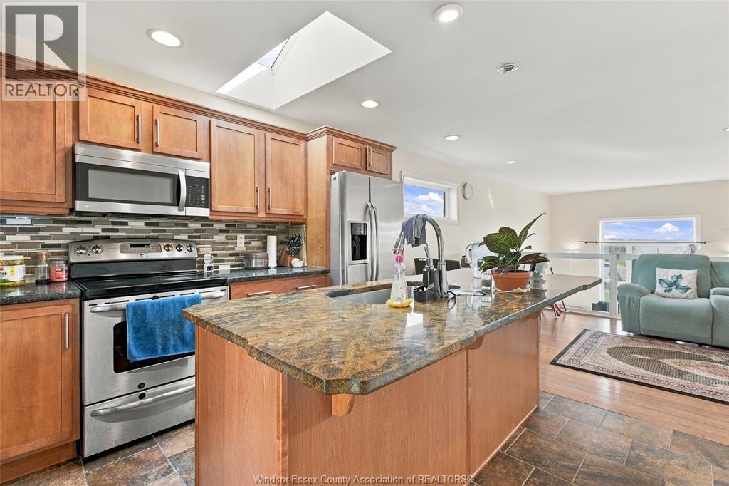 1364 MATTHEW CRESCENT, Lakeshore — photo 9