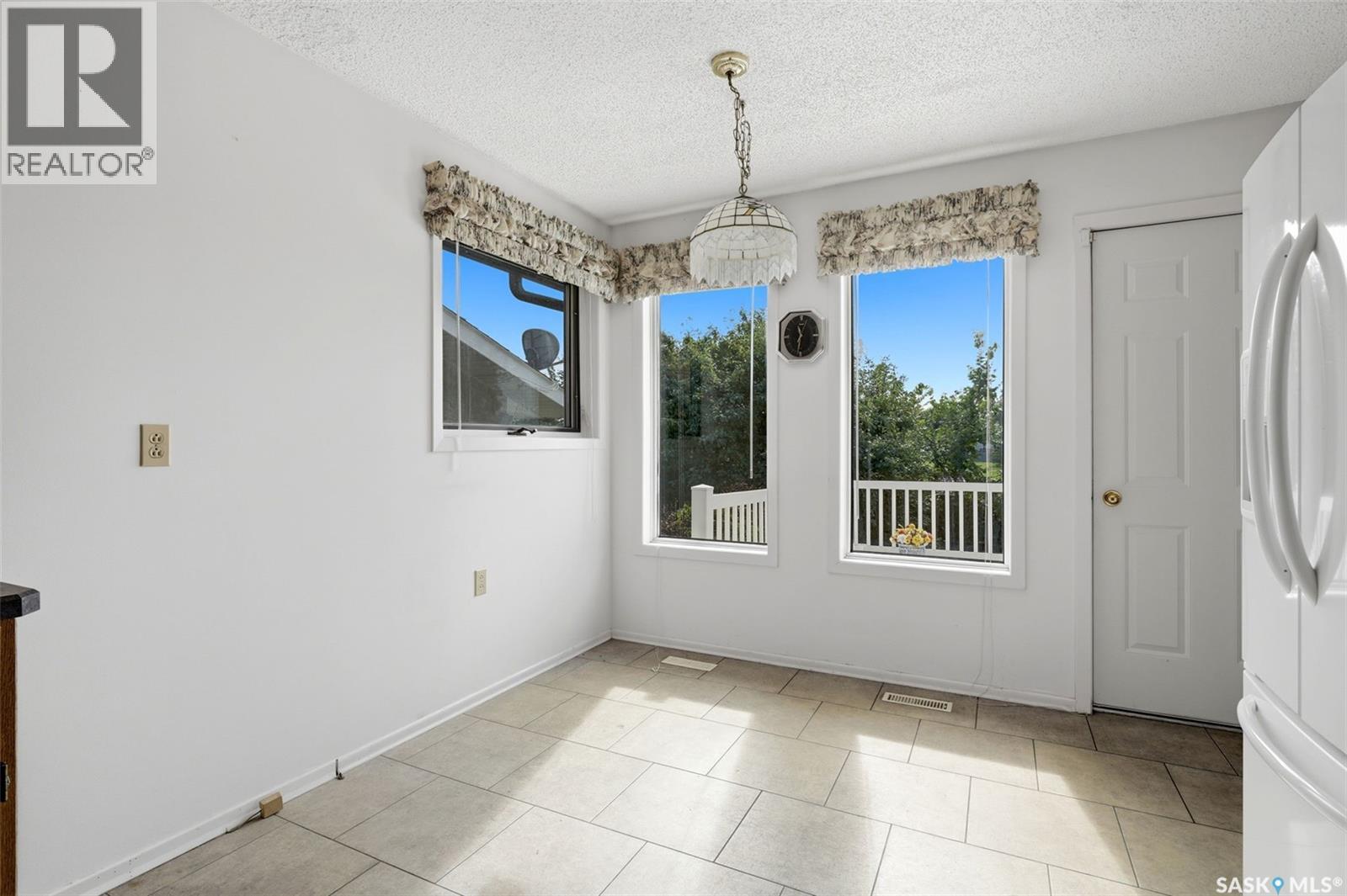 2807 Howell DRIVE E - Image 14