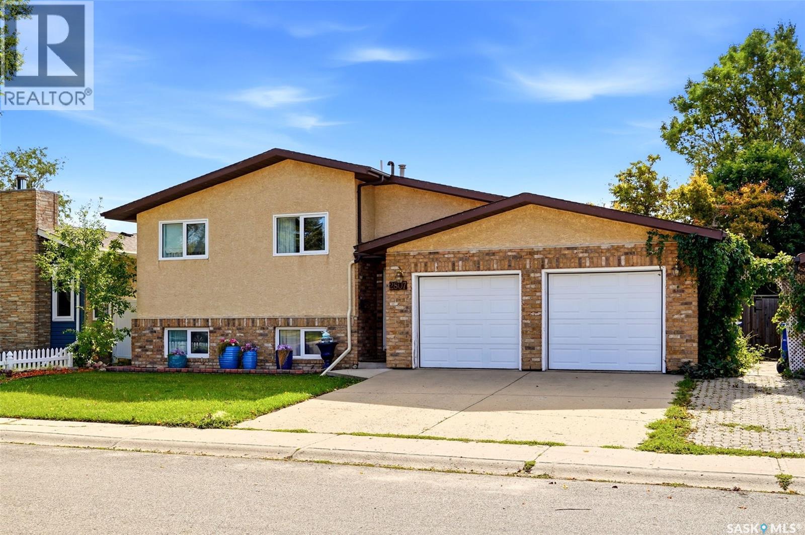 2807 Howell DRIVE E - 2