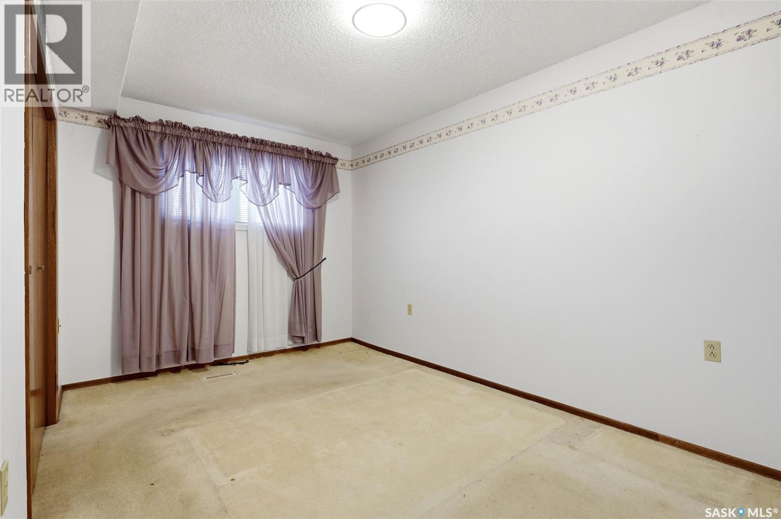 2807 Howell DRIVE E - Image 31