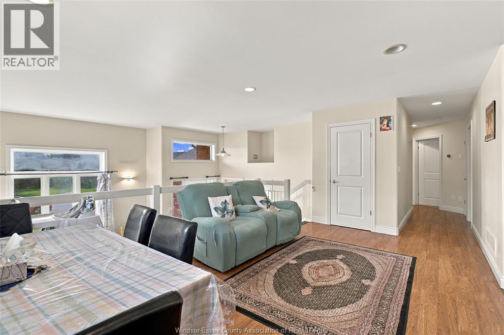 1364 MATTHEW CRESCENT - 11
