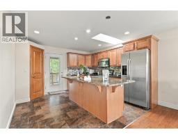 Kitchen - 1364 Matthew Crescent, Lakeshore, ON N0R1A0 Photo 8