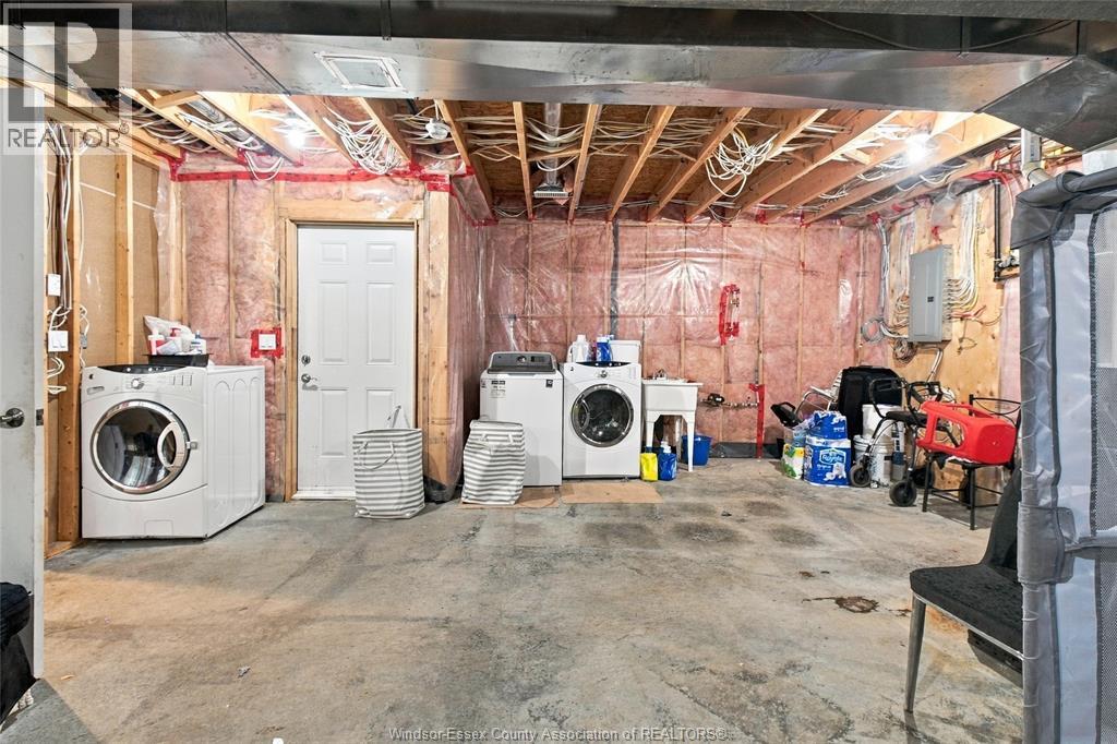 1364 MATTHEW CRESCENT - 23