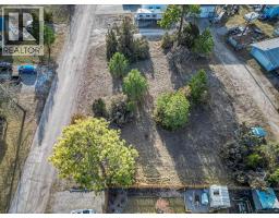 4963 Spruce Avenue, Canal Flats, BC V0B1B0 Photo 10