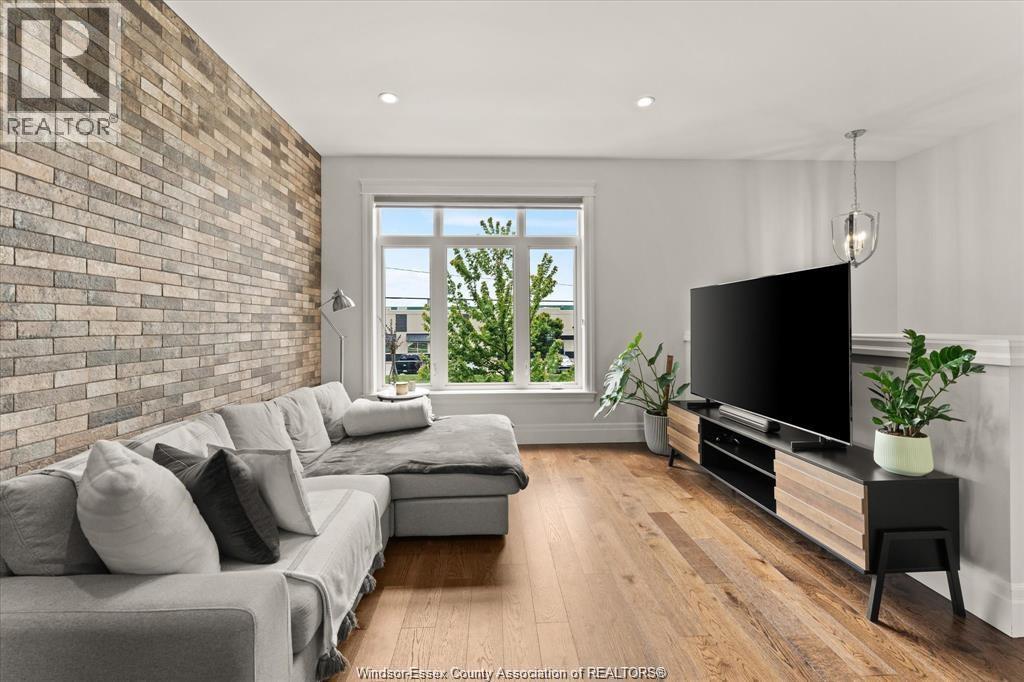 735 BROWNSTONE ROAD, Lakeshore — photo 9