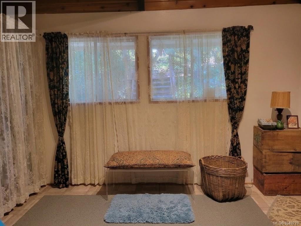 264 Forbes Dr - Image 12