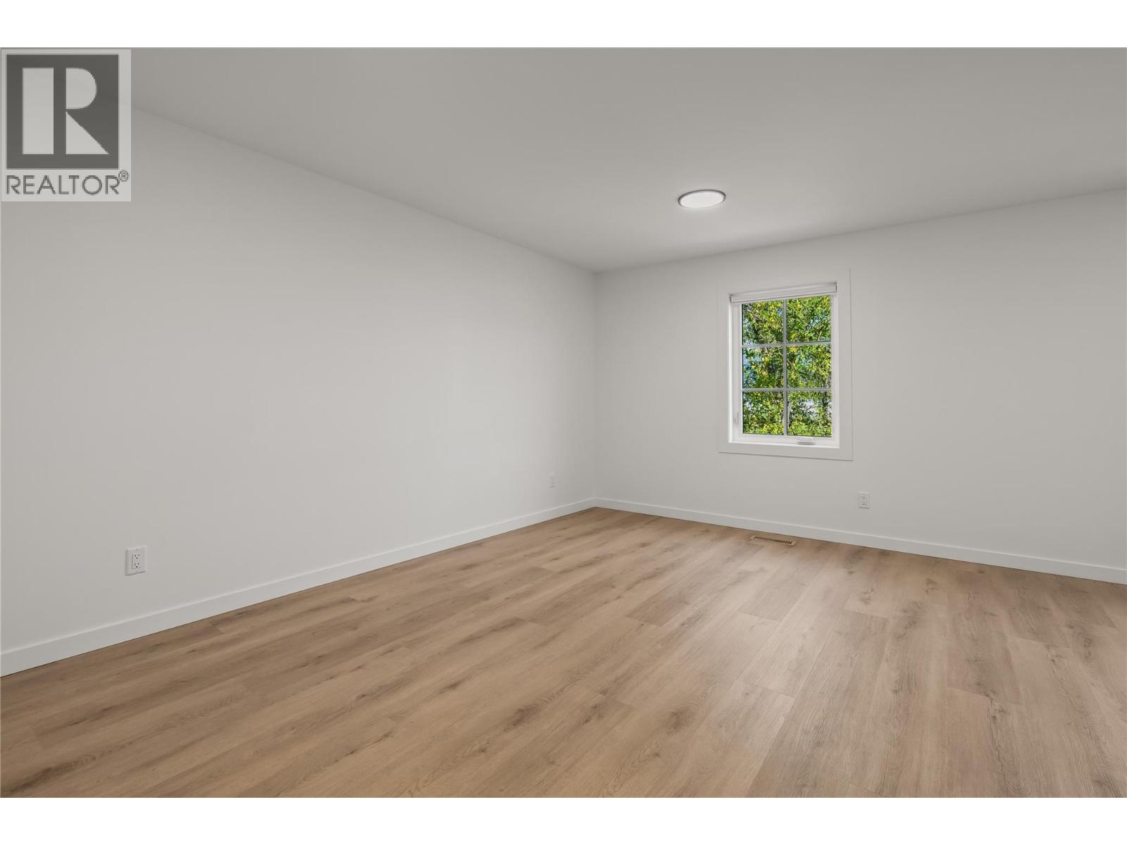 2 2957 Conlin Court, Kelowna