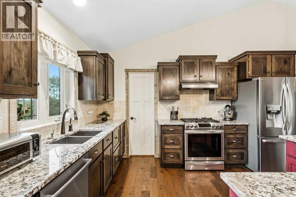 4446 Highway 579, Rural Mountain View County — photo 8
