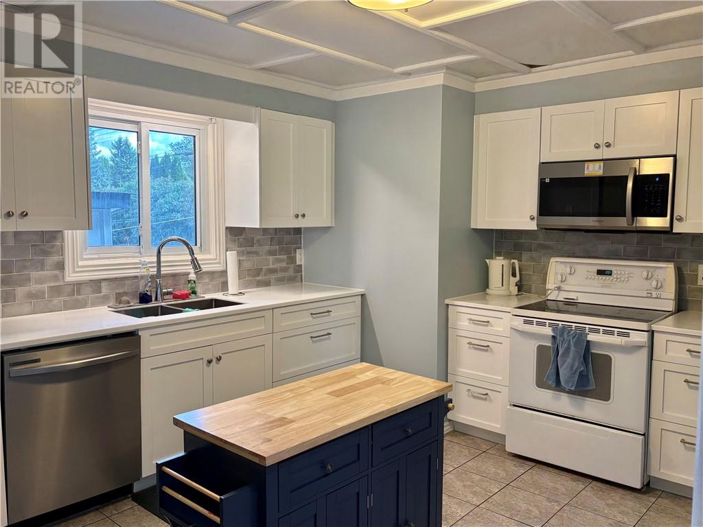 561 Willard Avenue - Image 10