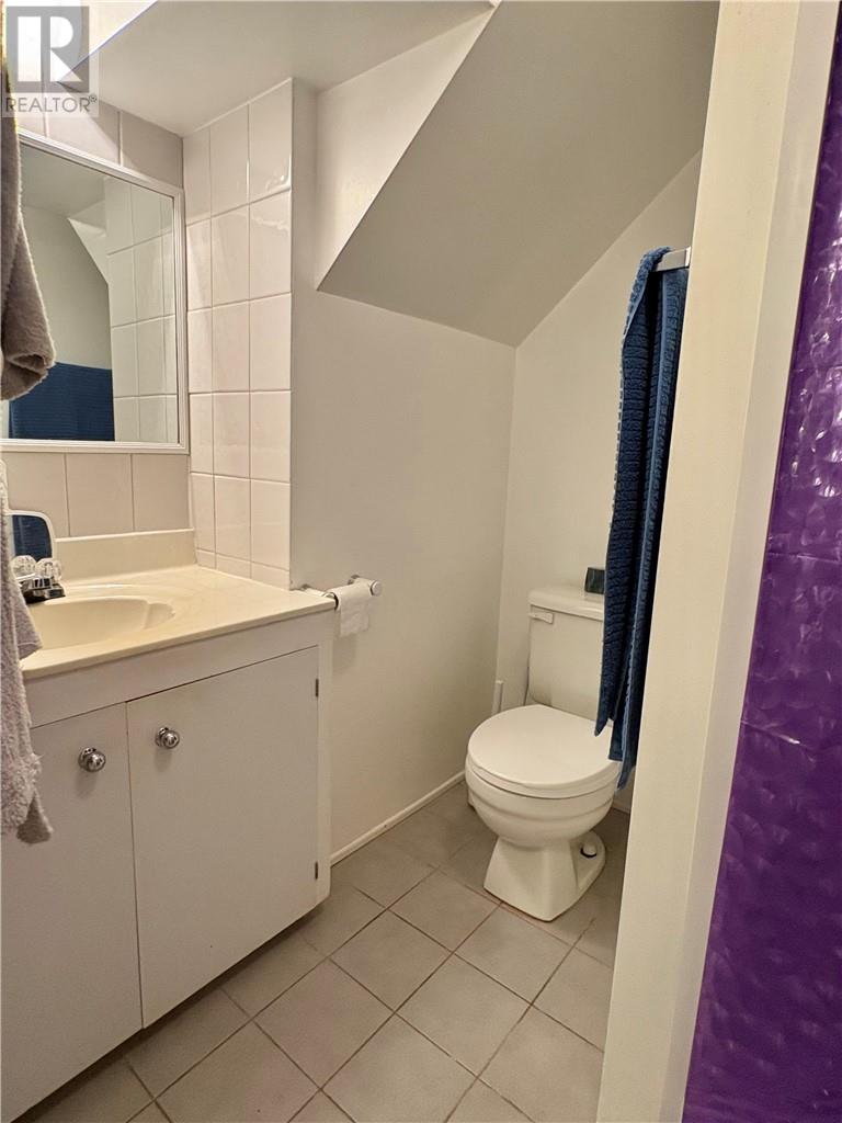 561 Willard Avenue - 12