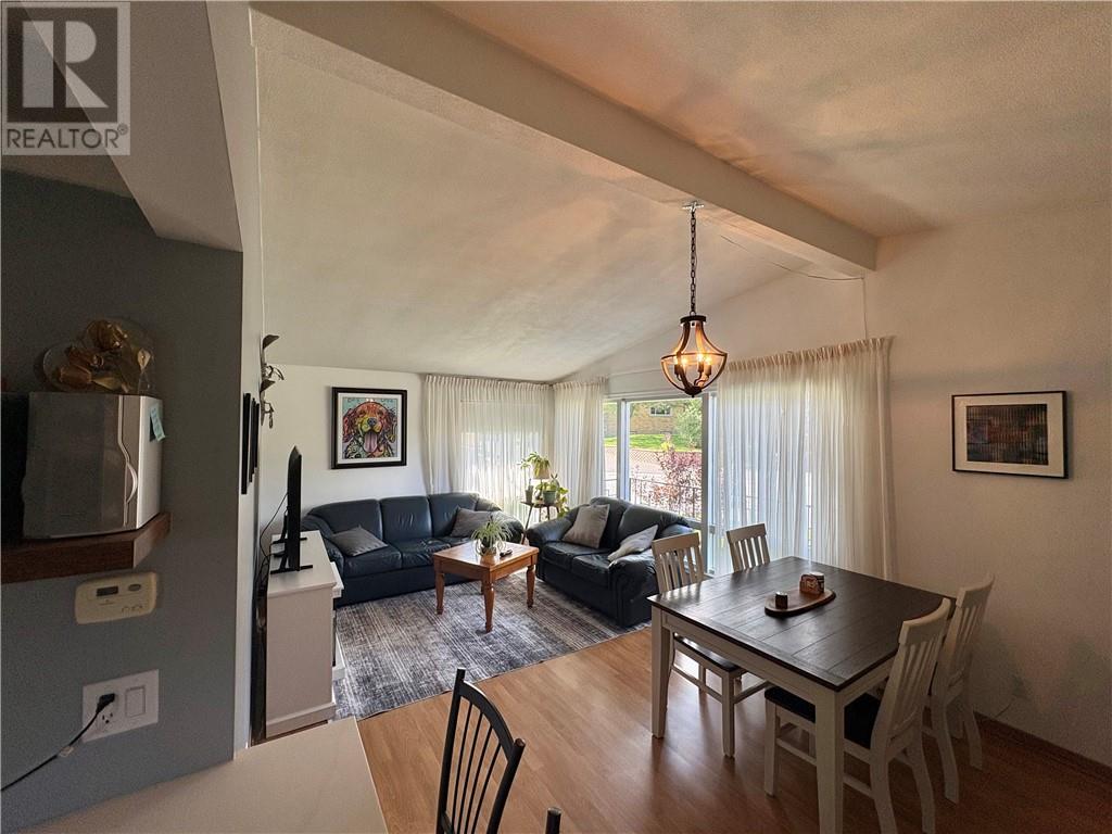 561 Willard Avenue - 15