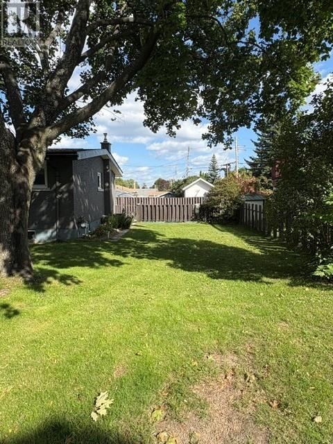 561 Willard Avenue - 6