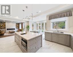 18 Suncrest Drive, Toronto, ON M3C2L2 Photo 17