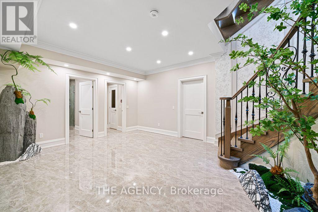 18 SUNCREST DRIVE - 39