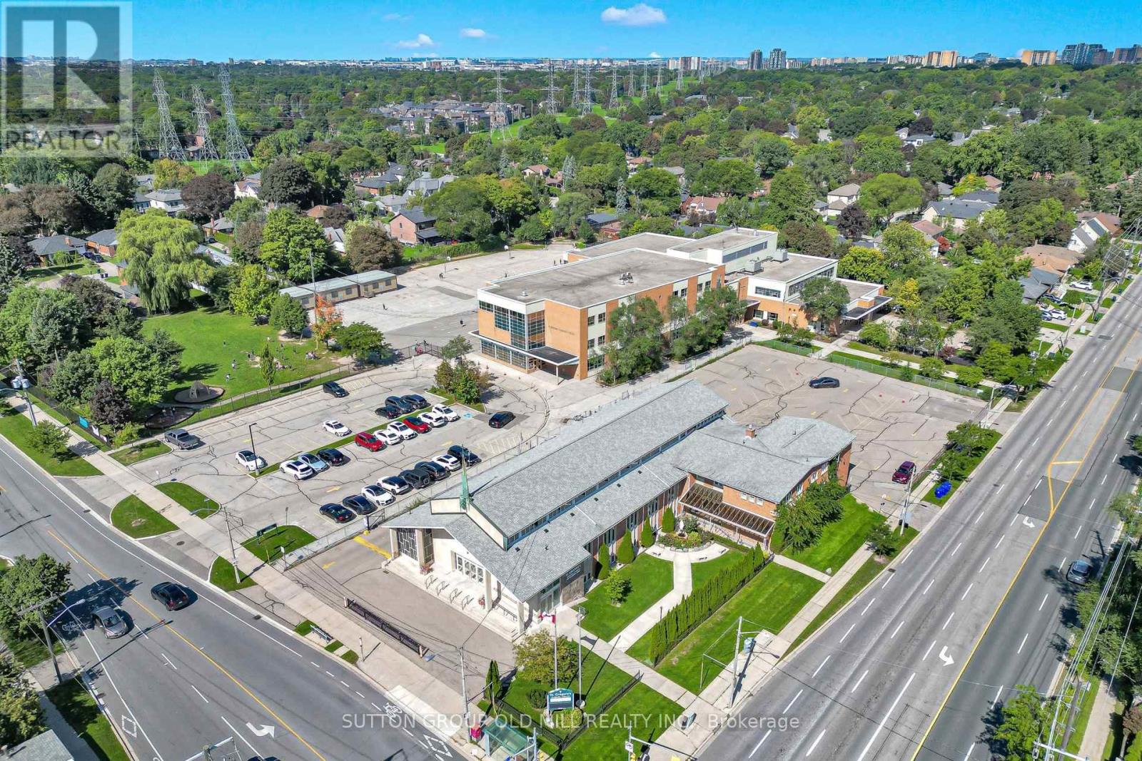 4 RAVENSCREST DRIVE - 46