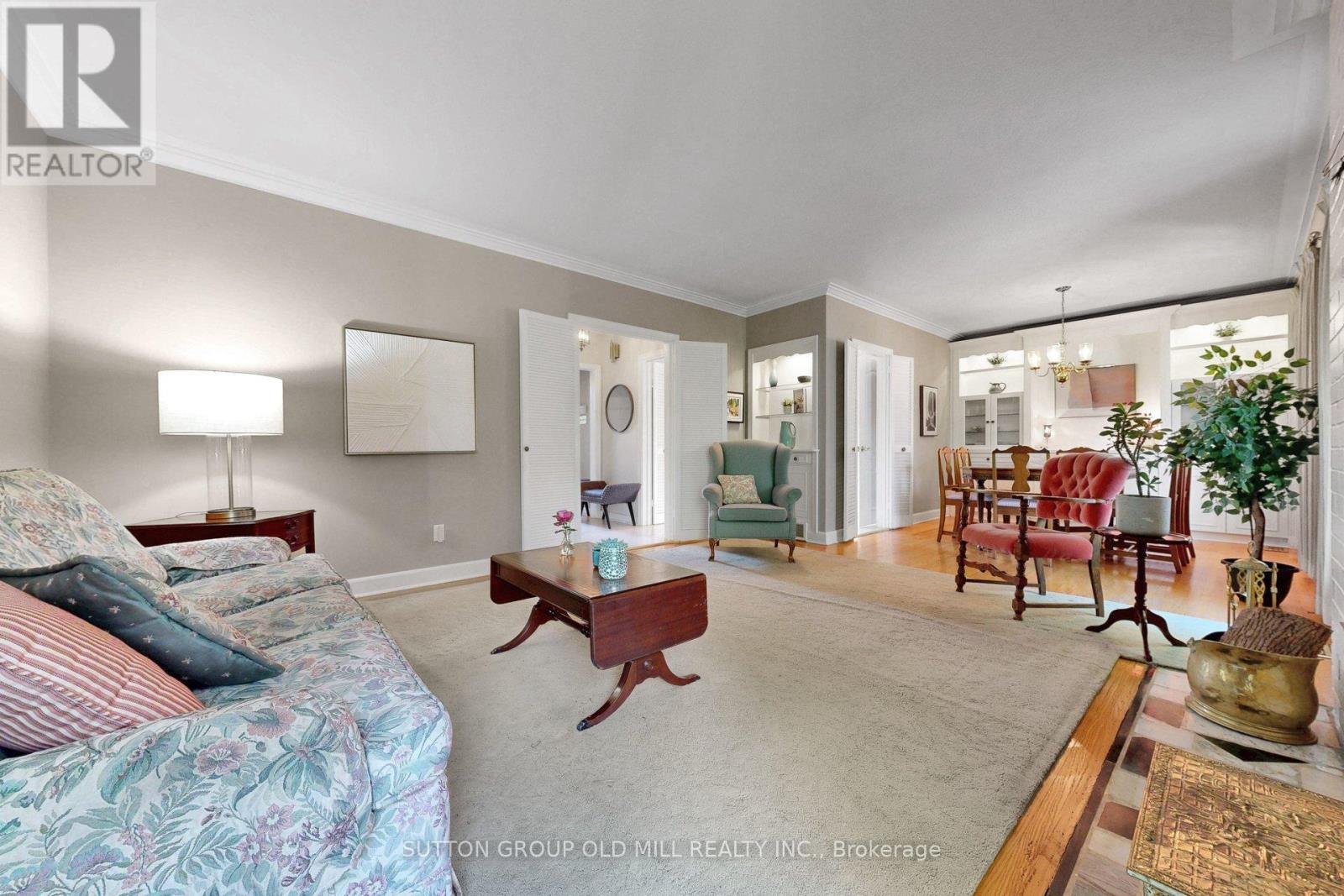4 RAVENSCREST DRIVE - 18