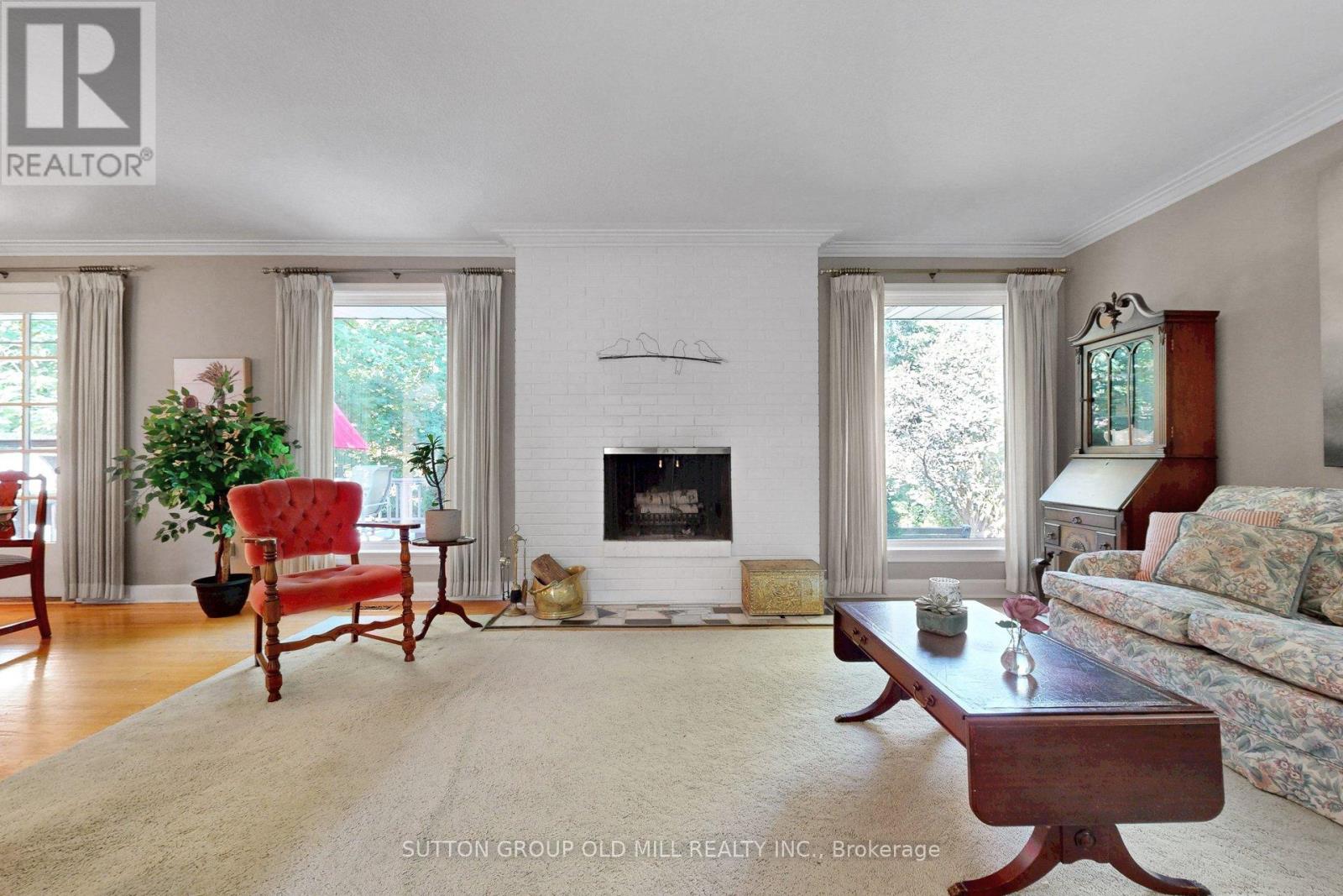 4 RAVENSCREST DRIVE - 16