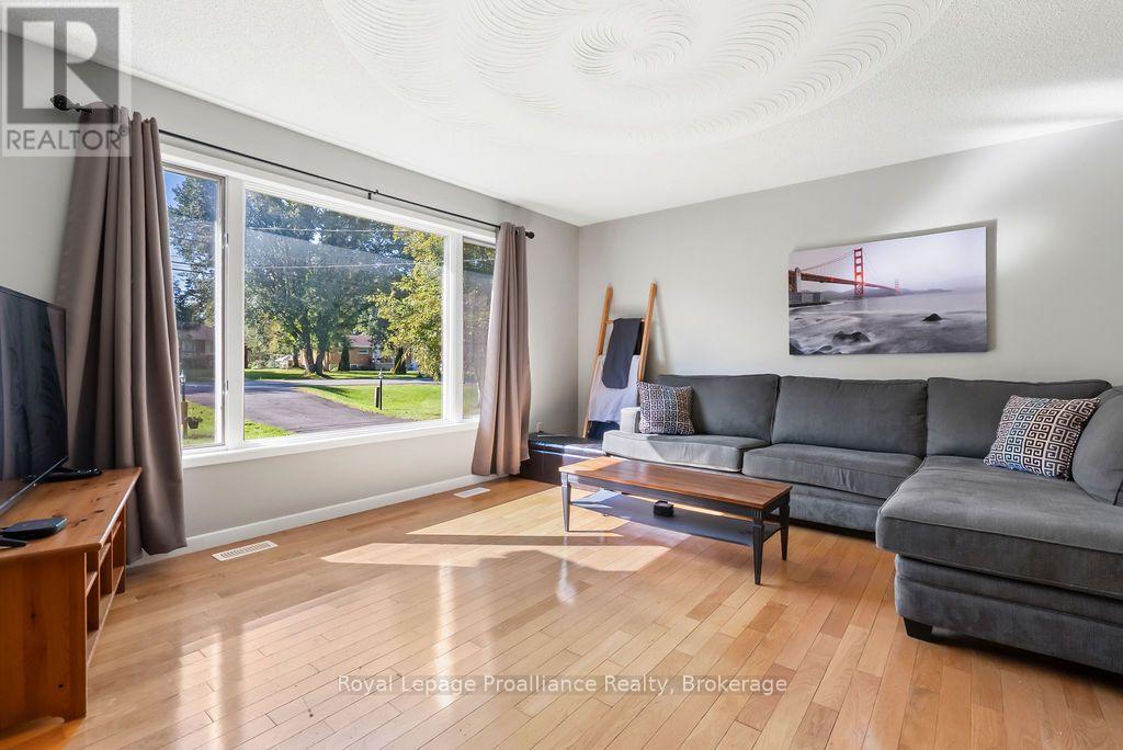 247 HARMONY ROAD, Belleville (Thurlow Ward) — photo 4