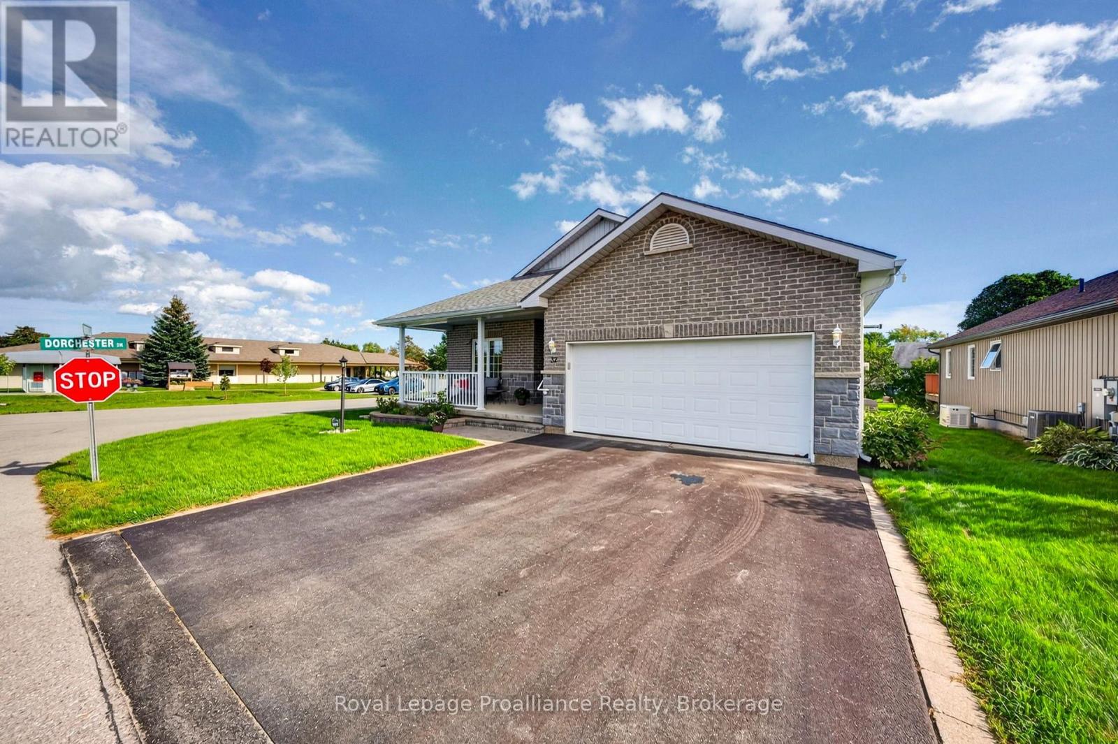 32 MERRILL DRIVE, Prince Edward County (Wellington Ward) — photo 2