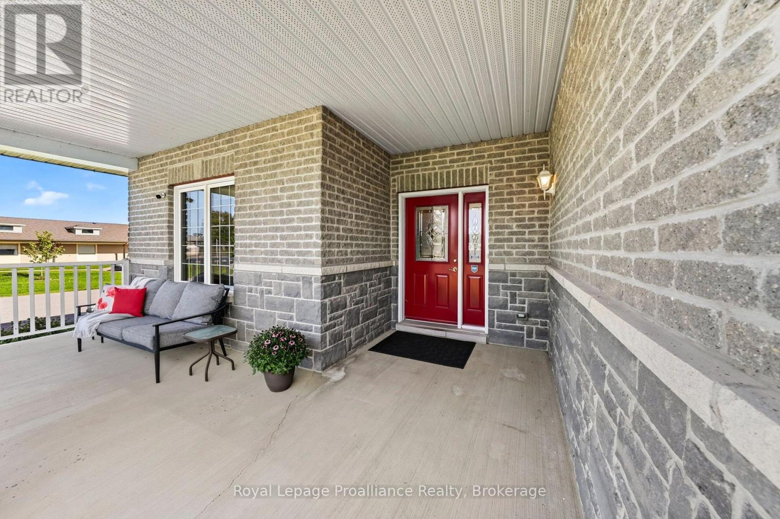 32 MERRILL DRIVE, Prince Edward County (Wellington Ward) — photo 3