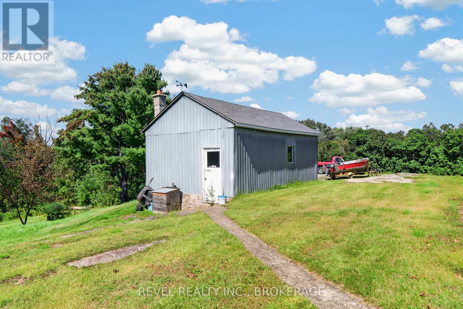 4258 HWY 15 - 34