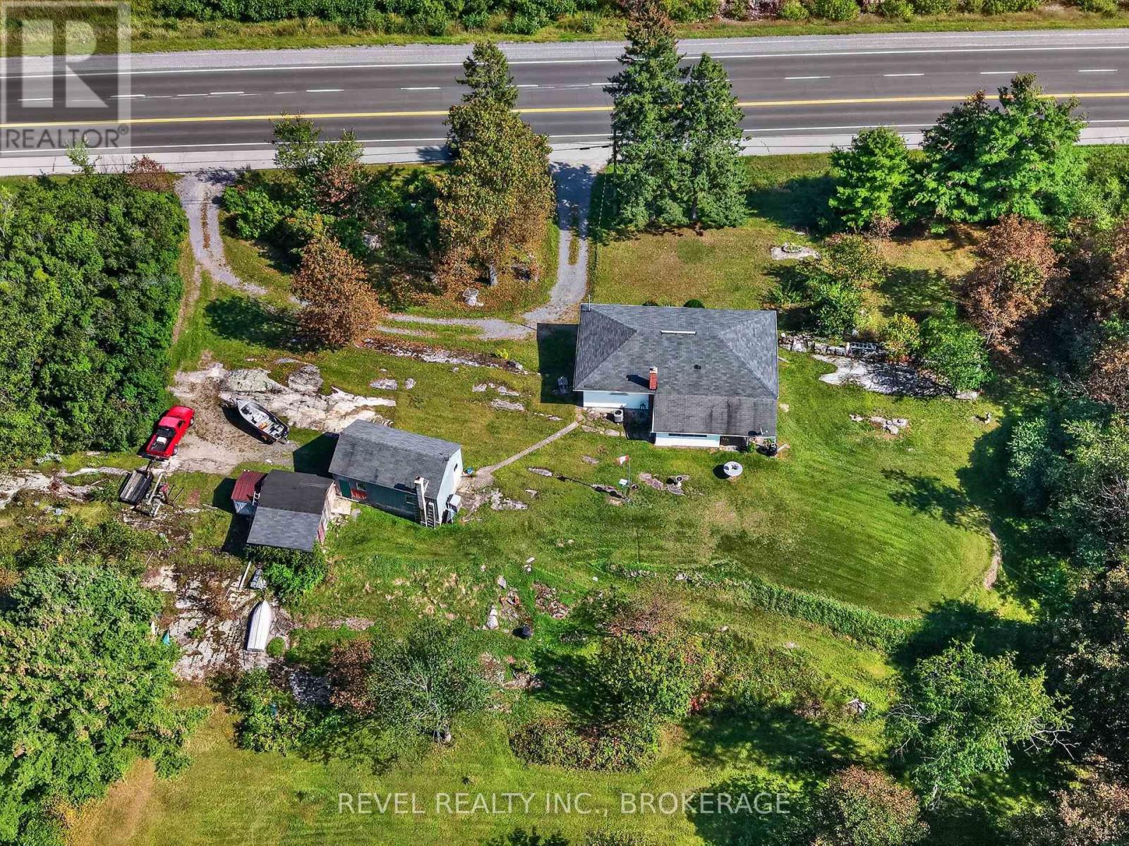 4258 HWY 15 - 39