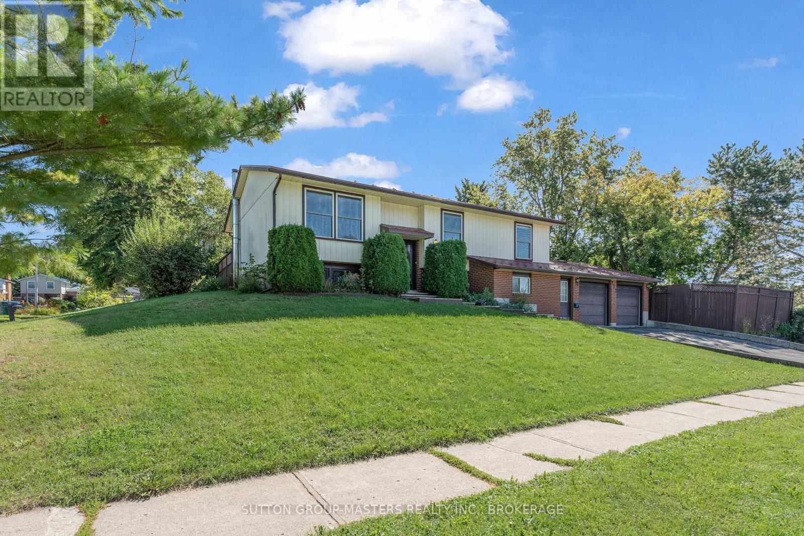 752 HIGH GATE PARK DRIVE - 2