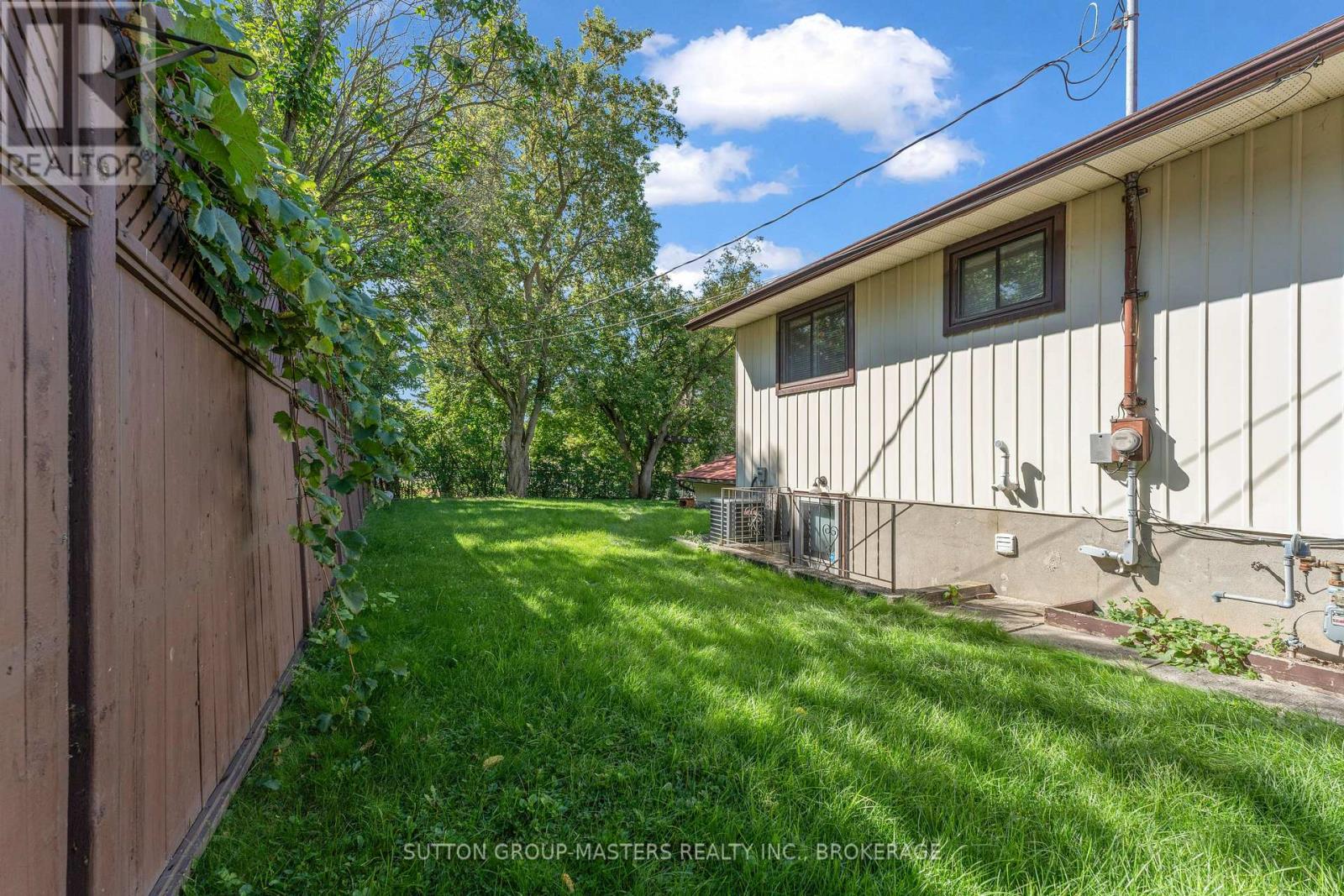 752 HIGH GATE PARK DRIVE - 35