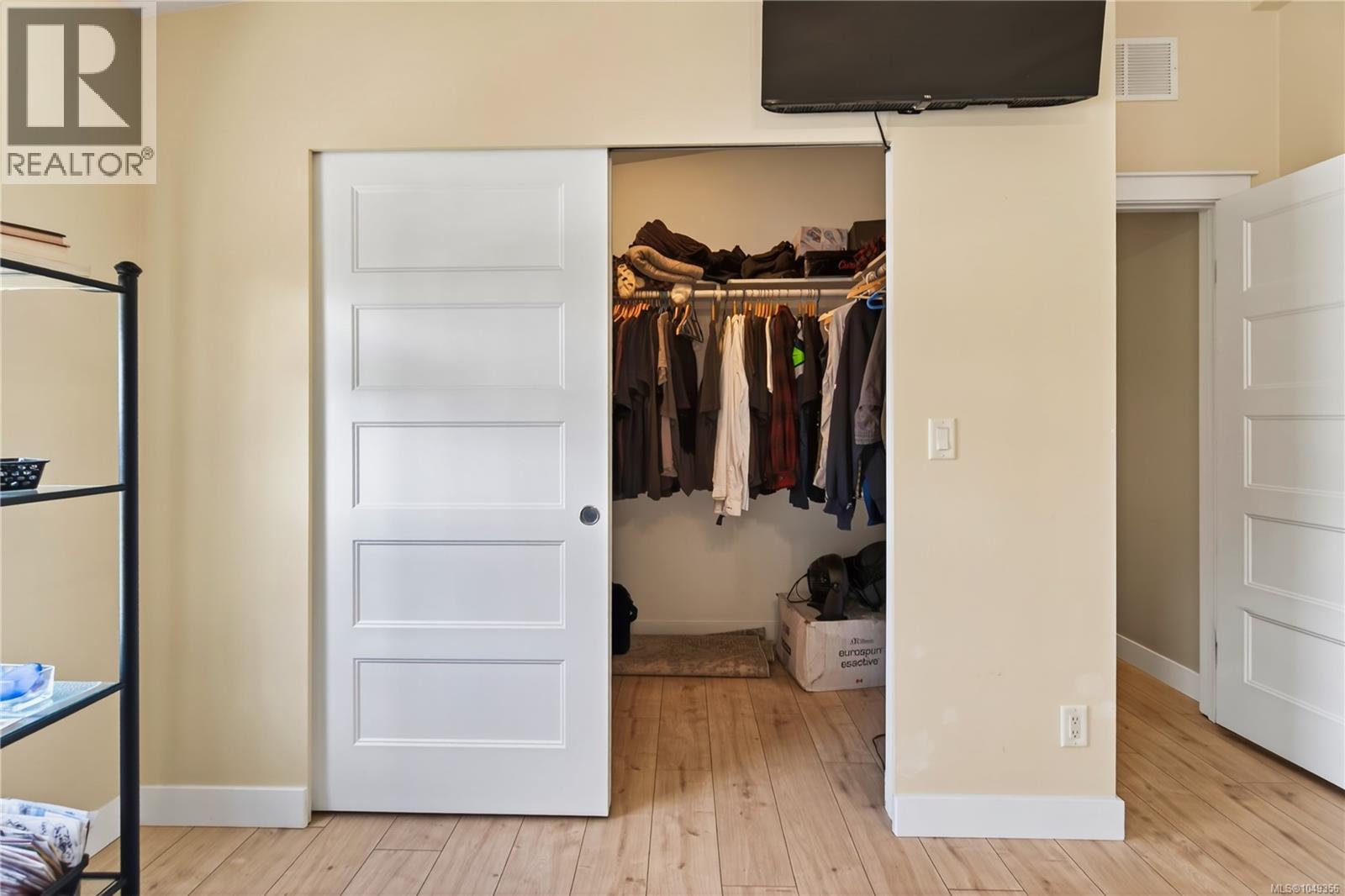 6495/6499 Doumont Rd - Image 25