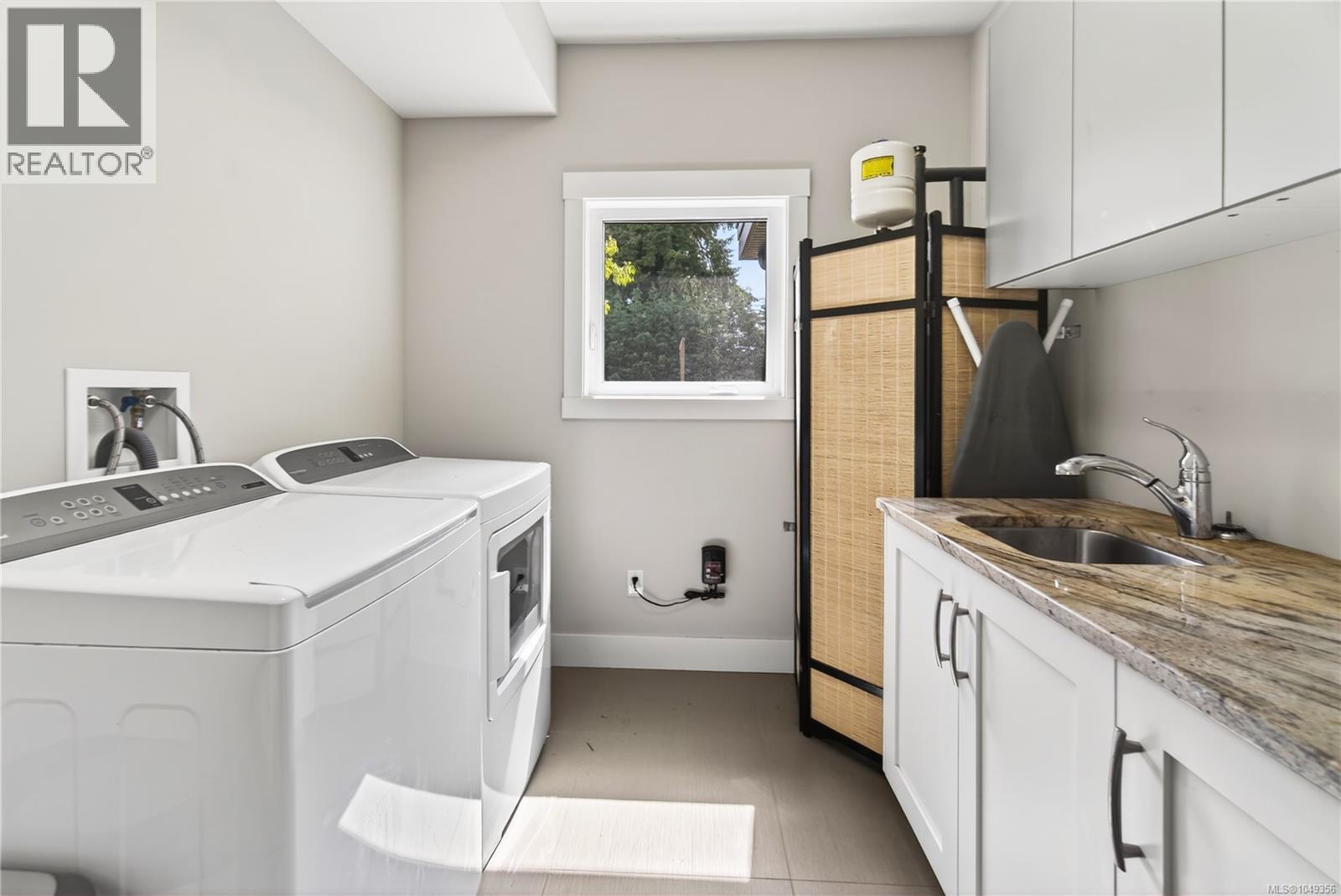 6495/6499 Doumont Rd - Image 34