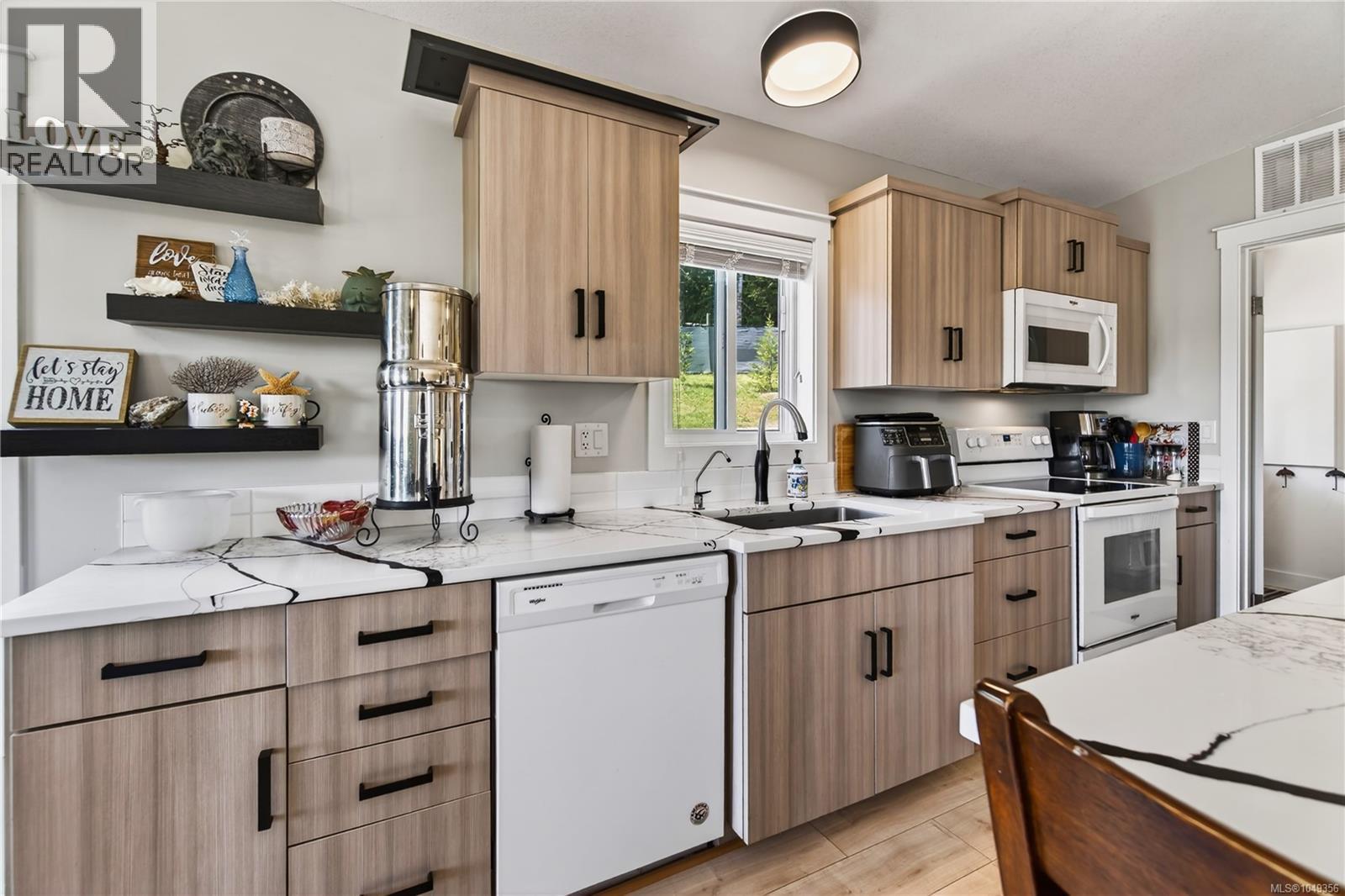 6495/6499 Doumont Rd - Image 17