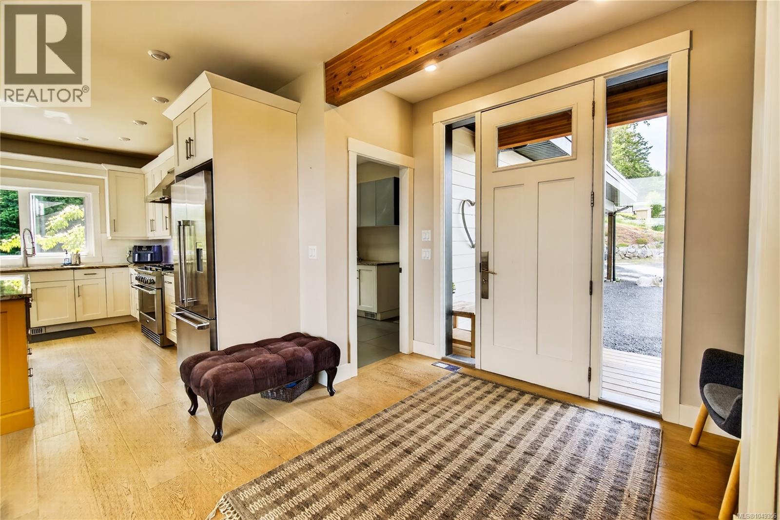 6495/6499 Doumont Rd - 33