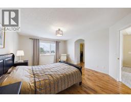 15 Royal Crest Terrace Nw, Calgary, AB T3G4M3 Photo 25
