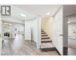 15 Royal Crest Terrace Nw, Calgary, AB T3G4M3 Photo 35