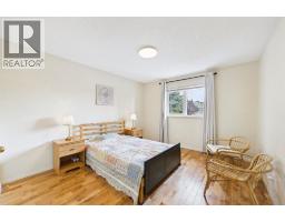 15 Royal Crest Terrace Nw, Calgary, AB T3G4M3 Photo 32