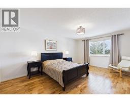 15 Royal Crest Terrace Nw, Calgary, AB T3G4M3 Photo 24