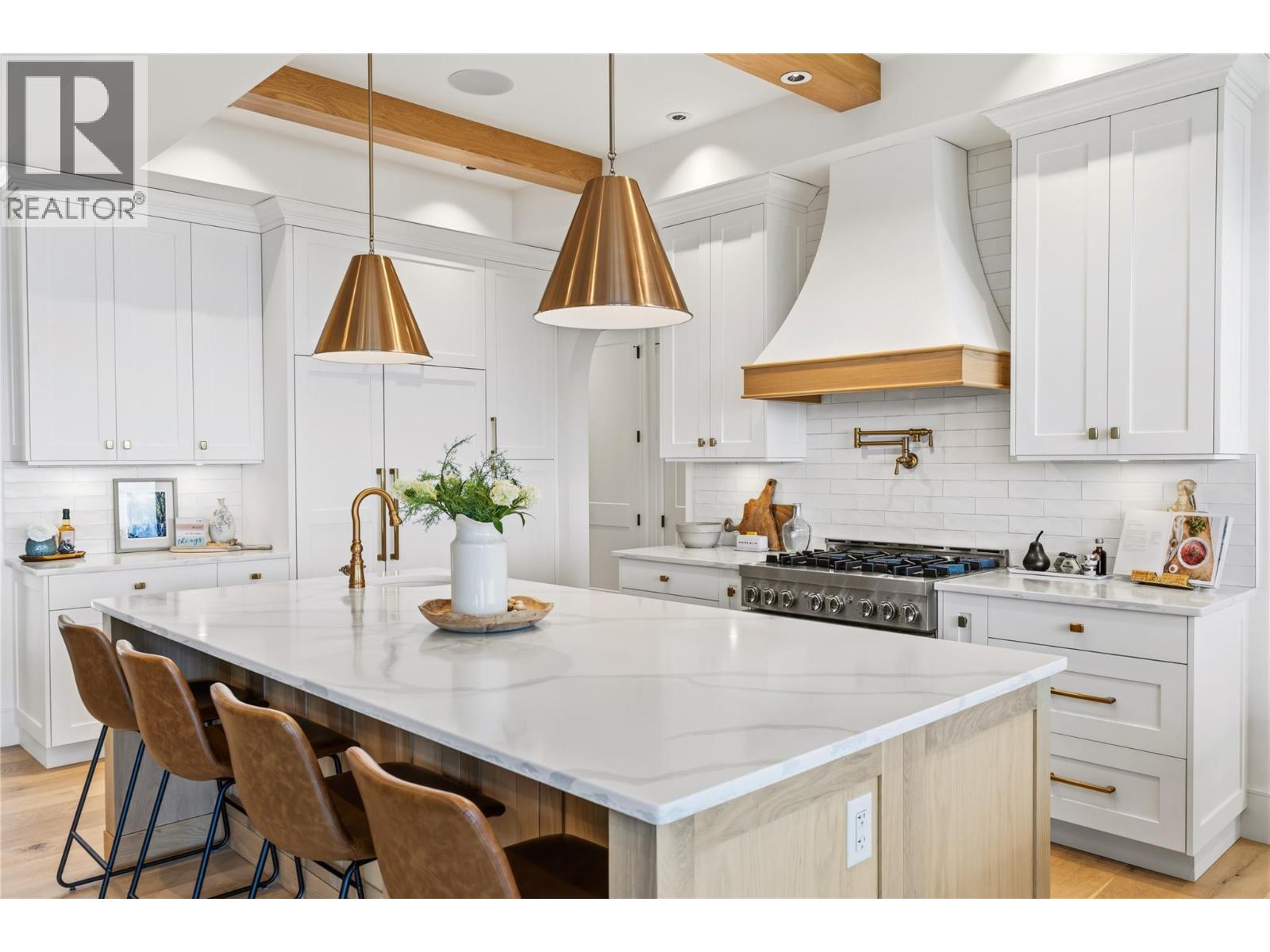  902 Lloyd Jones Drive, West Kelowna