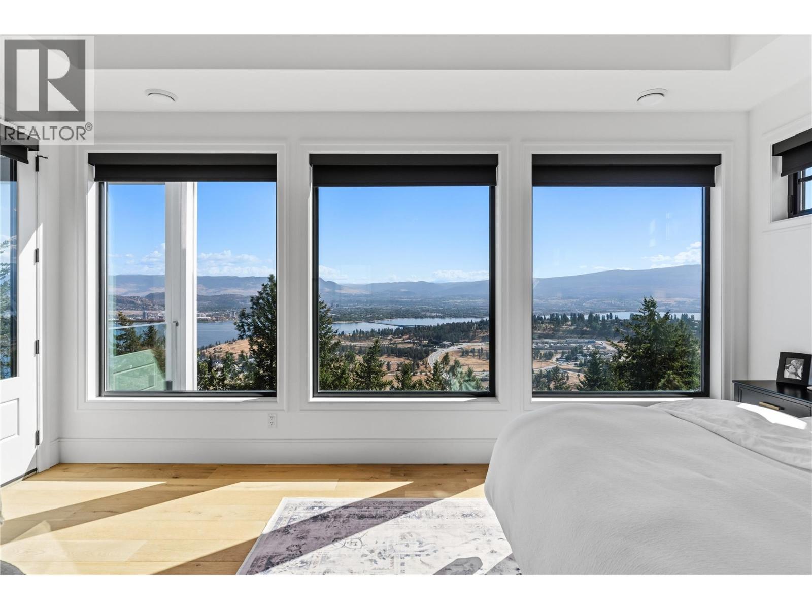  902 Lloyd Jones Drive, West Kelowna