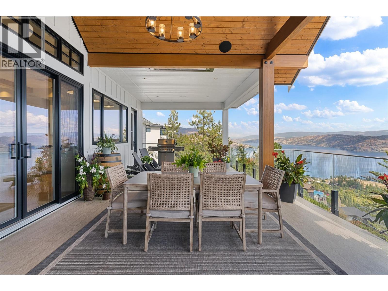  902 Lloyd Jones Drive, West Kelowna