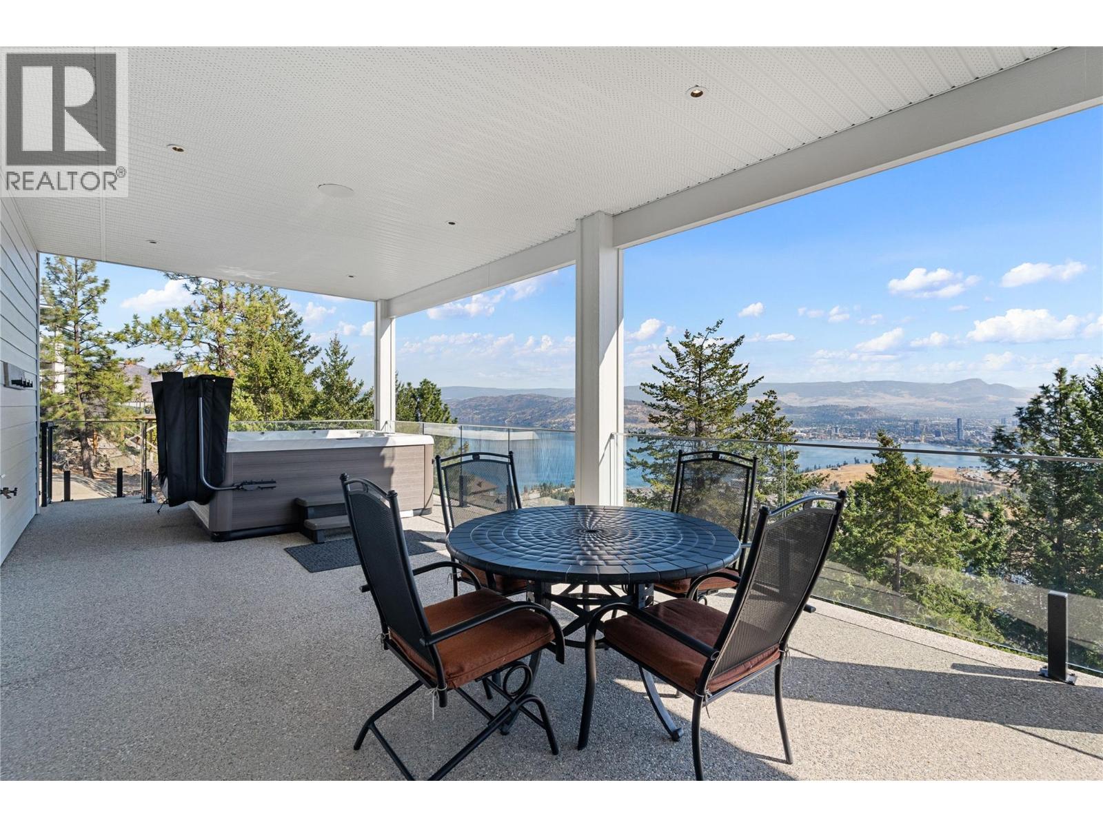  902 Lloyd Jones Drive, West Kelowna