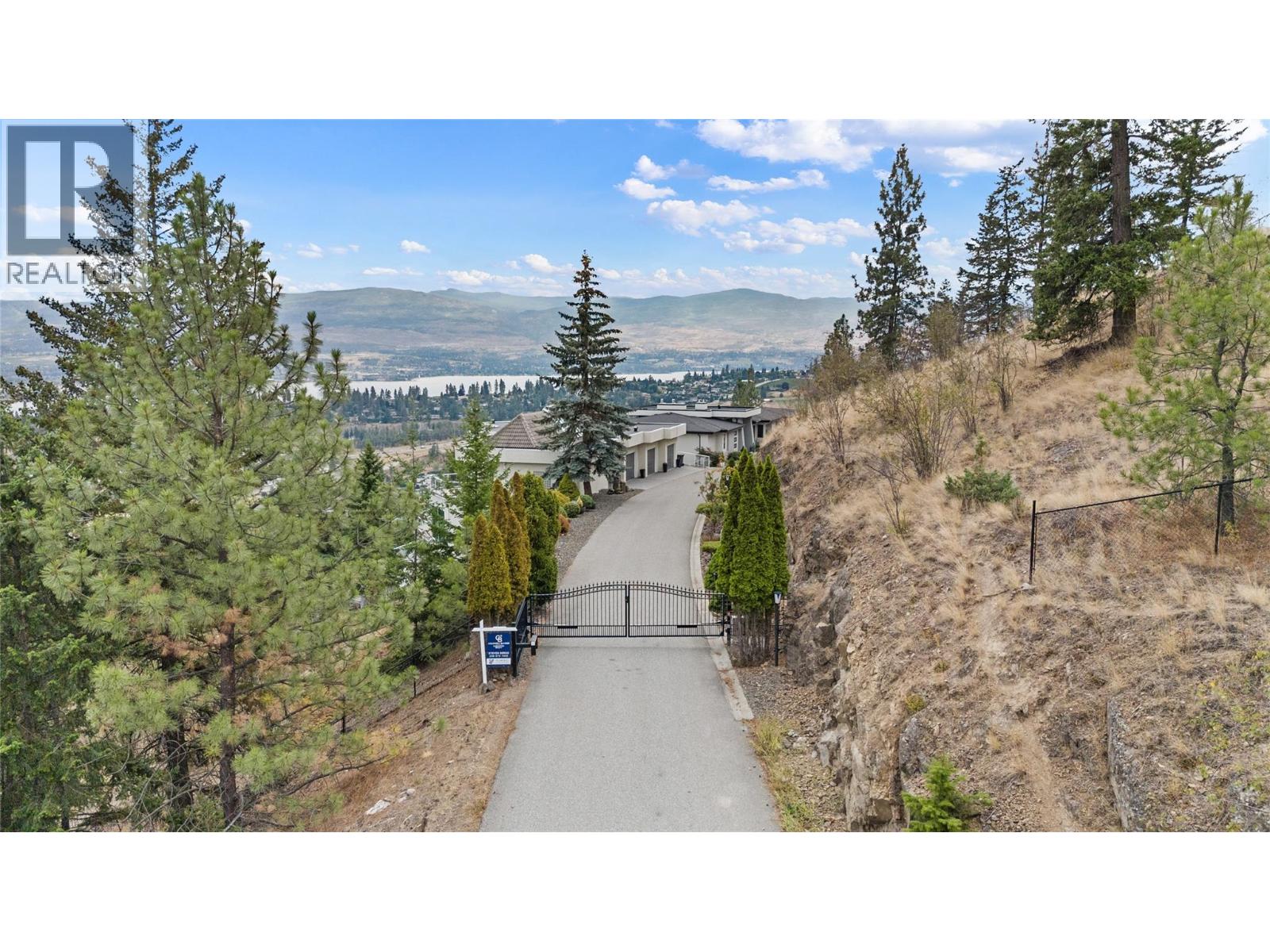  902 Lloyd Jones Drive, West Kelowna