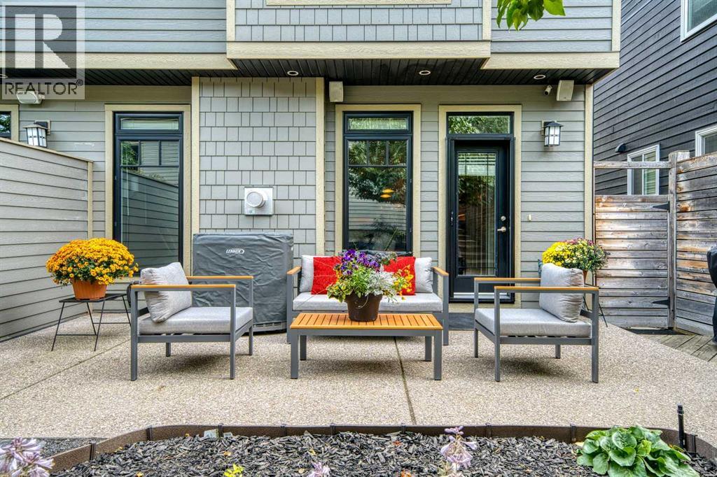 2108 31 Avenue SW - 42
