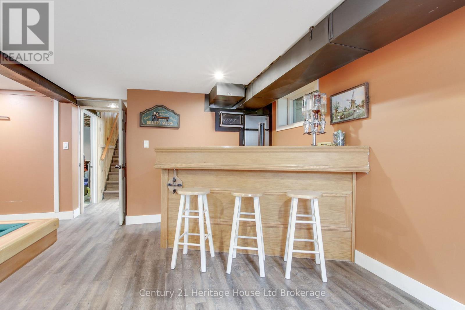 683 COLLEGE AVENUE - Image 18