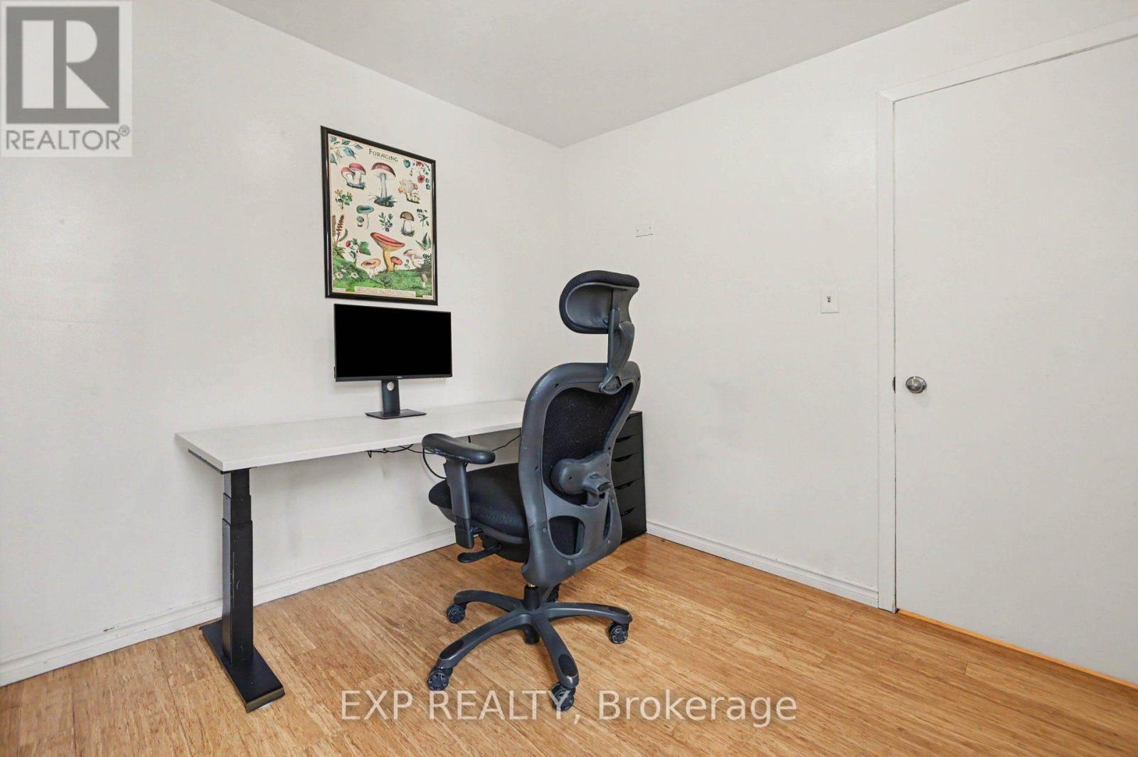 541 BAY STREET - 20