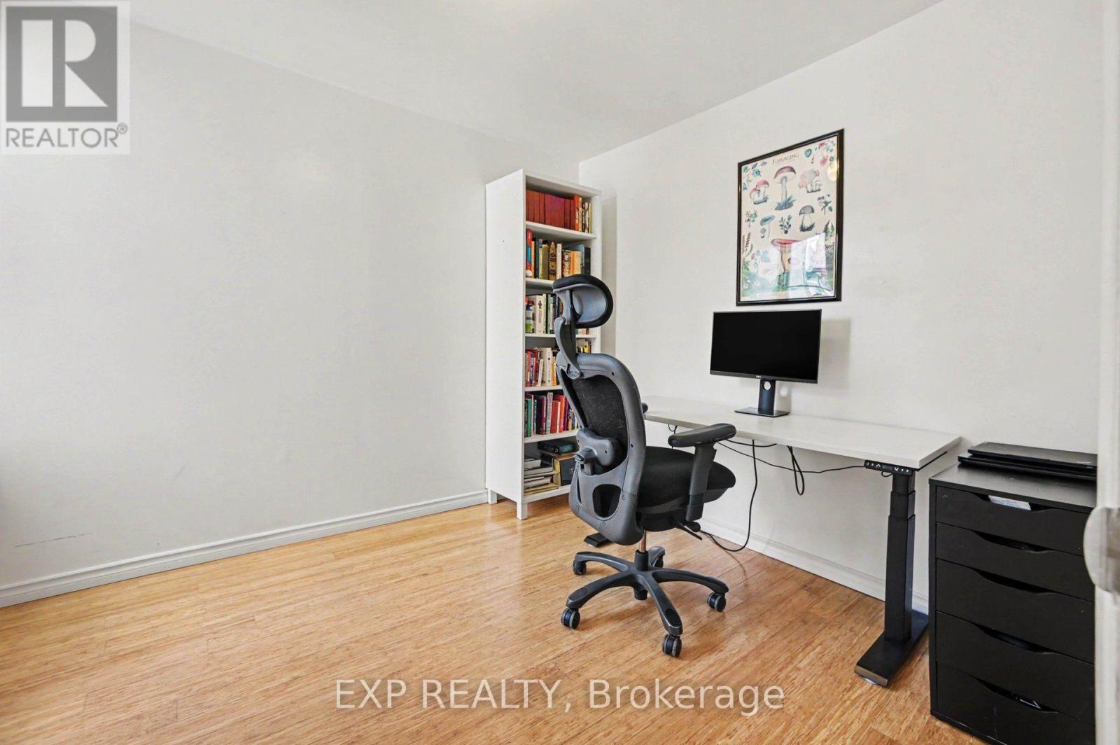 541 BAY STREET - 21