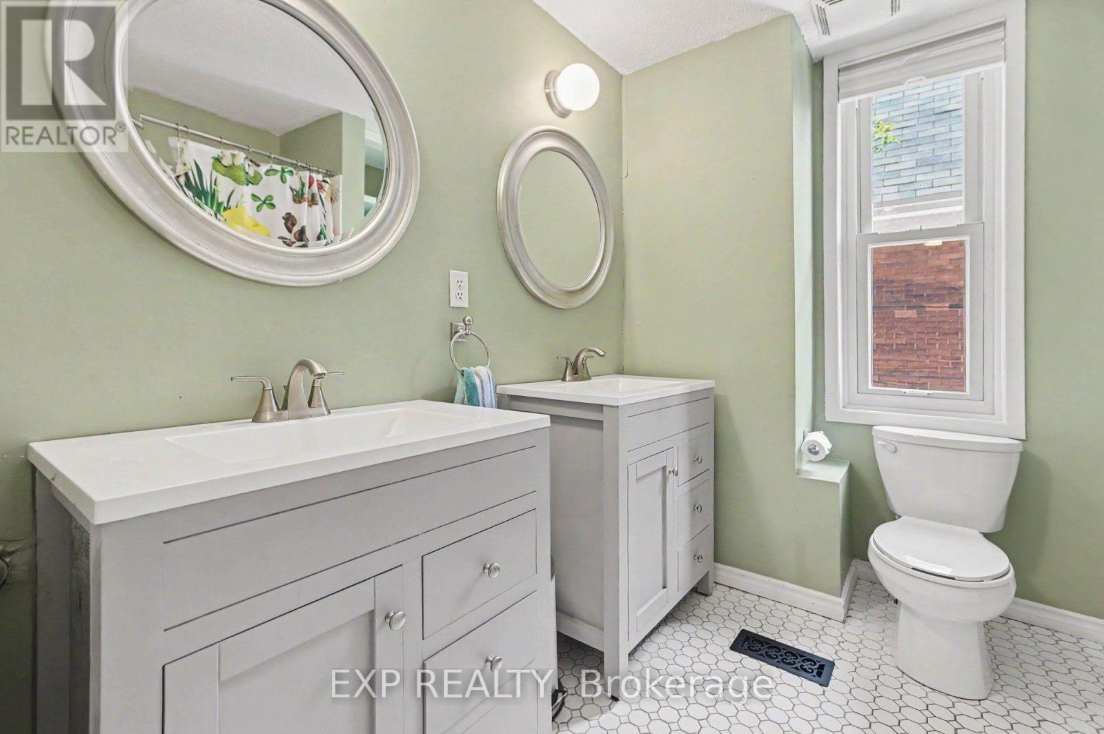 541 BAY STREET - Image 28