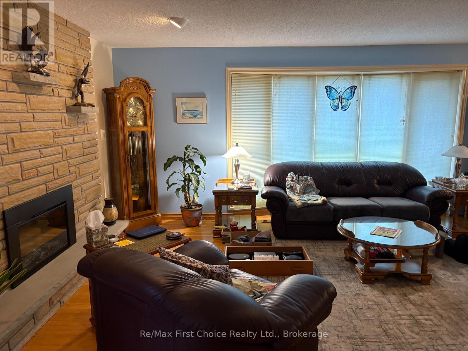 422 RYERSON CRESCENT - 26