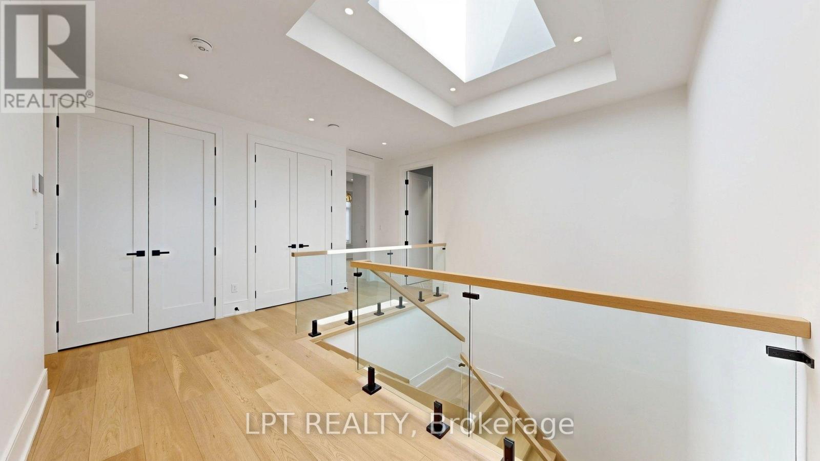 431 HEATH STREET E - Image 21
